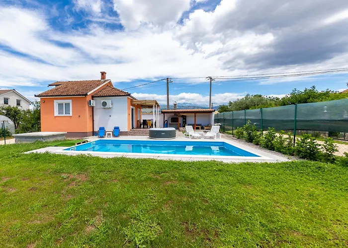 Villa Orange House